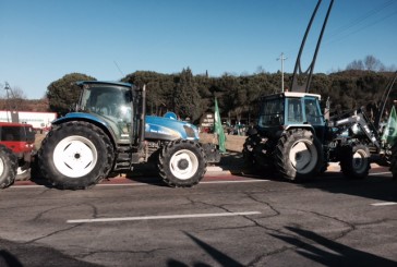 Agricoltori e trattori scendono in piazza a difesa delle loro aziende