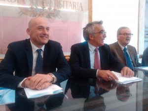 il prorettore Francesco Frati, il rettore Angelo riccaboni e il consigliere Roberto Morrocchi (Foto Augusto Mattioli)