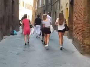 siena, spazzatura per le vie del centro ore 10 (47)