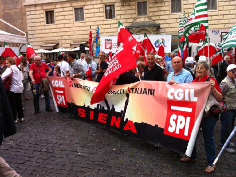 Pensionati Cgil, Cisl e Uil in presidio contro la Legge di Bilancio