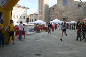 running podismo corsa piazza grande_1