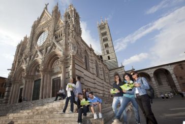 Siena festeggia il turismo sostenibile a passo di trekking