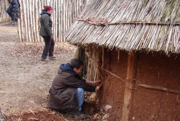 A Cetona si riscopre la Preistoria imparando a costruire con la terra