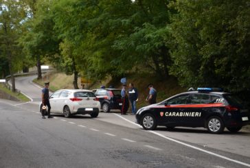 Due cuochi beccati con coltelli e droga dai Carabinieri