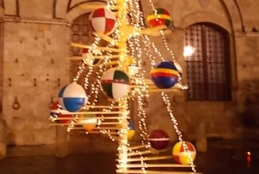 Lo “Spelacchio” del Natale di Siena