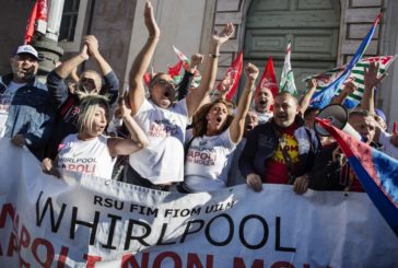 Whirlpool: la produzione a Napoli sarà prolungata