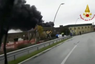 Incendio in un deposito di materie plastiche nel Padovano