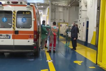 Coronavirus, arrivano i primi pazienti sulla nave-ospedale di Genova