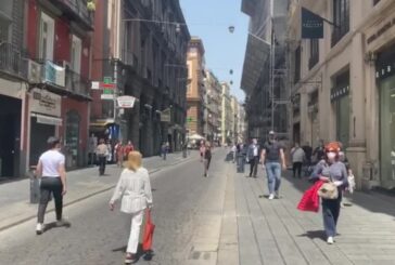 A Napoli tanta gente in strada ma nel rispetto delle regole