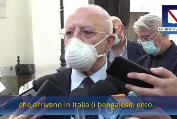 De Luca “I giovani si scambiano i bicchieri, atto idiota”