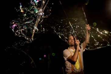 Al Festival Piazze d’Armi e di Città le bolle di sapone di Michele Cafaggi