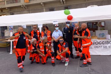 Donata cancelleria alle scuole di Poggibonsi