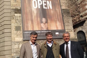 Siena Awards apre la mostra diffusa in negozi e botteghe della Y storica di Siena