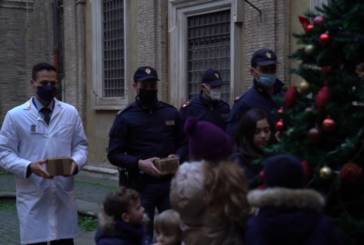 Gli auguri della Polizia in un video