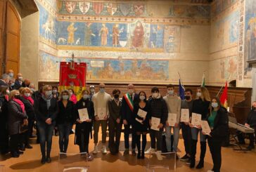 San Gimignano: una copia della Costituzione ai nuovi maggiorenni