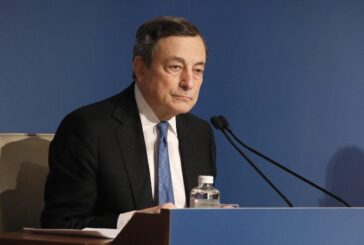 Draghi al Quirinale per dare le dimissioni, Mattarella le respinge