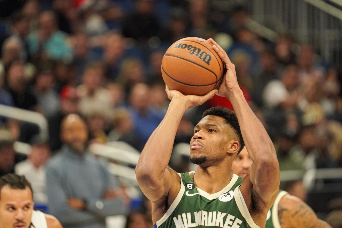 Milwaukee Bucks player Giannis Antetokounmpo #34 at the Amway in