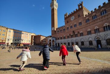 Tutti rari, tutti in piazza. Flashmob organizzato da “Codini e occhiali”