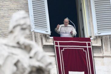 Papa Francesco vicino ai lavoratori della Beko