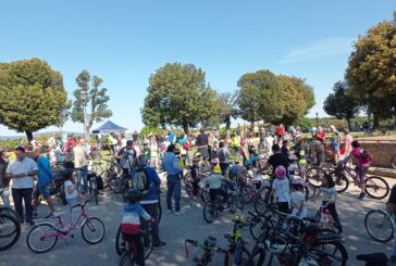 Più di duecento bambini in bici nel centro di Siena