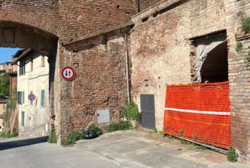 Fonte Branda e quella recinzione da cantiere “decennale”