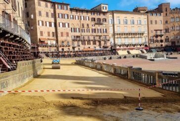 Tufo in Piazza del Campo: lavori iniziati regolarmente