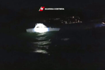 Guardia Costiera mette in salvo 45 diportisti sul Lago di Como