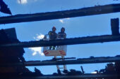 Vigili del fuoco in azione per l’incendio di un tetto a Montallese