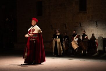 Il Proclama del Gonfaloniere dà inizio al Bravìo delle Botti di Montepulciano