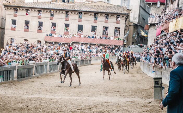 La grande corsa della Lupa (Fotogallery)