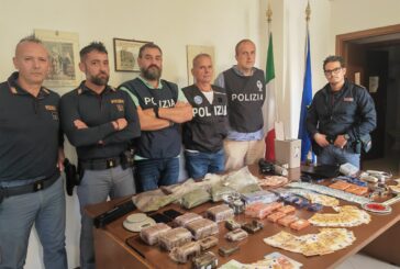 Due spacciatori chianini arrestati alla Polizia