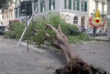 A Napoli decine di interventi dei Vigili del fuoco per il maltempo