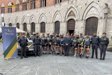 Eroica: le Fiamme Gialle celebrano in bici i 250 anni del Corpo