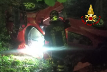 Auto precipita sotto un ponte: intervengono i Vigili del fuoco