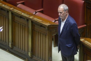 Calderoli "L'autonomia verrà modificata, poi l'opposizione non rompa"