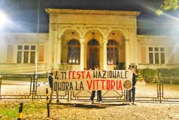 4 Novembre: Casapound celebra la giornata con striscioni, cartelli e corone d’alloro