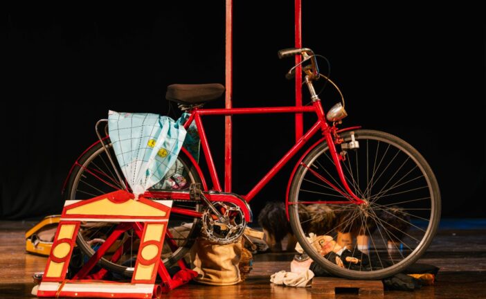 Al Teatro di Radicondoli in scena ‘L’hai voluta la bicicletta? Pedala! Storie di Resistenza” 