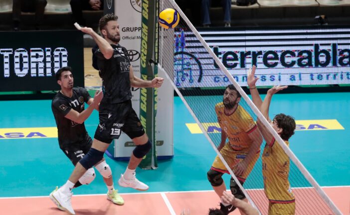 Volley: bella prova dei biancoblu con Catania. Finisce 3-0