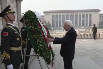 Pechino, Mattarella depone corona al Monumento degli Eroi del Popolo