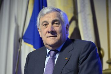 Siria, Tajani "Da ribelli messaggi positivi. Sospese procedure visti"