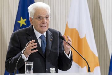 Mattarella "Parole del Papa punto fermo in momenti profonda angoscia"