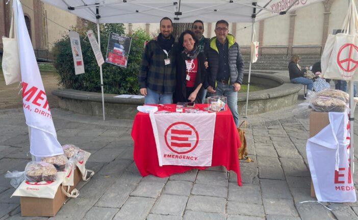 Anche a Siena arriva il panettone solidale di Emergency