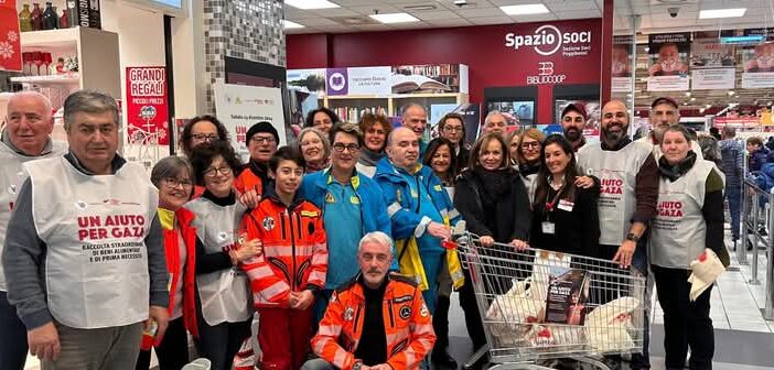 3 tonnellate di generi alimentari per Gaza donati nel coop.fi di Poggibonsi