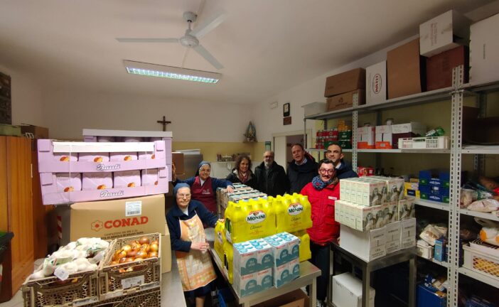 Donazioni di Conad e Opera alla Caritas