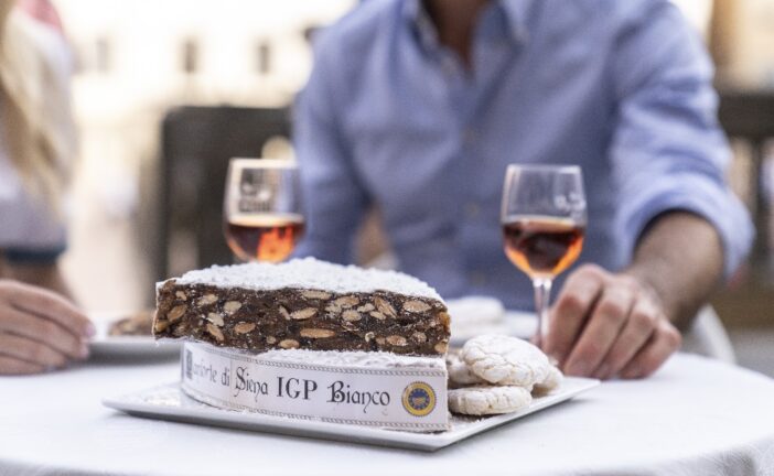 Ricciarelli e Panforte di Siena Igp protagonisti a Il Mercato nel Campo di Siena