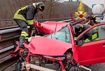 Gravissima un’automobilista coinvolta in un incidente con un camion