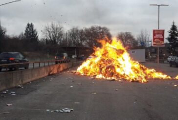 Mezzo di Sei Toscana in fiamme in Massetana Romana