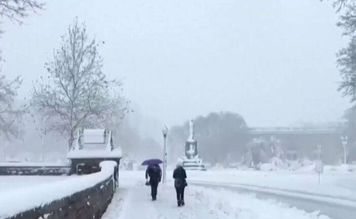 Tempesta di neve negli Usa, stato di emergenza sulla costa orientale