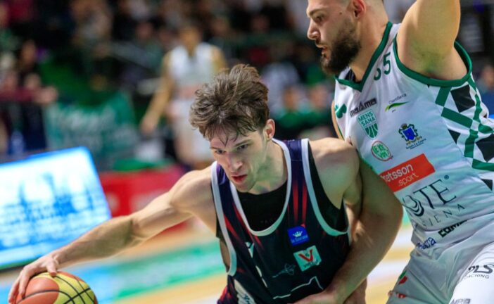 Bel derby tra Mens Sana e Virtus: sorridono i biancoverdi