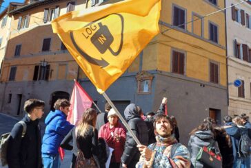 Log-in al presidio di protesta contro il ministro Bernini